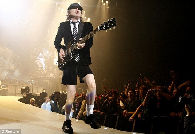 Πέθανε ο θρυλικός κιθαρίστας των AC/DC! (βίντεο)